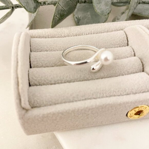 925 Sterling Silver Pearl Ring Minimalist Dainty Ring Pearl Accent Ring - Picture 8 of 8